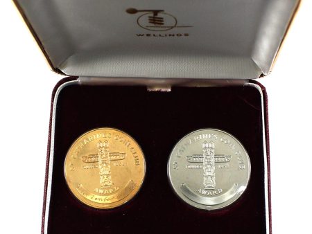 Pair of 1967 St. Catharines, ON, Canada&apos;s Centennial Medallions in Case, 2 Colours Fashion