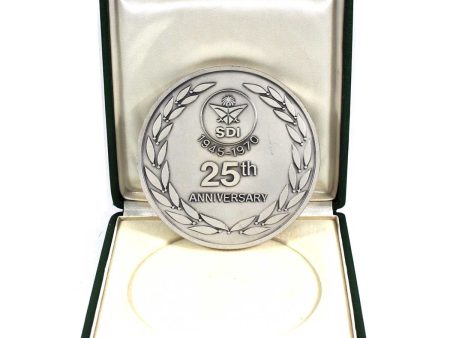 Saudi Arabian Airlines (SDI) 1970 25th Anniversary Oversized Medallion (Case Impaired) Online Sale